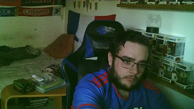 Snapshot of matlecoq2 chatting on 10-27-25, 03:27 matlecoq2 online show from 10-27-25, 03:27