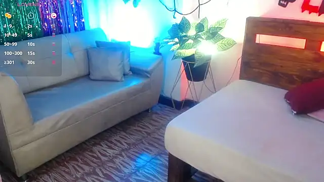 Yeseniaa25  online show from 10-10-25, 03:33