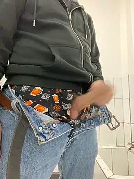 uto857 online show from 02-10-26, 12:04