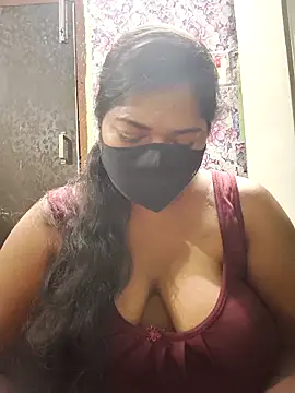 Snapshot of Liyaa_24 chatting on 04-21-26, 04:34 Liyaa 24 online show from 04-21-26, 04:34