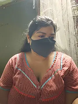 Snapshot of Liyaa_24 chatting on 06-17-26, 04:08 Liyaa 24 online show from 06-17-26, 04:08