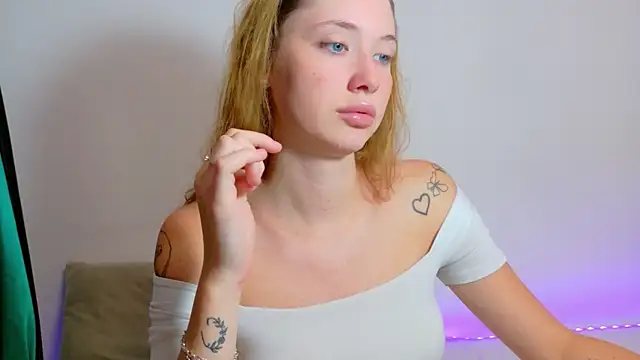 Snapshot of Ivanna__Rose chatting on 07-05-26, 04:25 Ivanna Rose online show from 07-05-26, 04:25