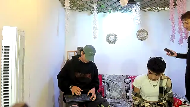 Bastian boyshot77 online show from 02-15-26, 01:52