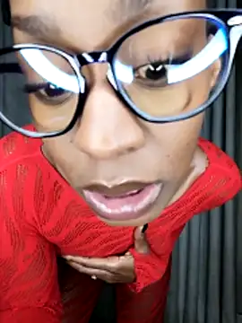 Snapshot of chocolatehotwife chatting on 05-09-26, 01:44 chocolatehotwife online show from 05-09-26, 01:44