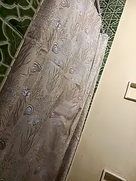 Snapshot of andrea_sweet8 chatting on 11-10-25, 06:18 andrea sweet8 online show from 11-10-25, 06:18