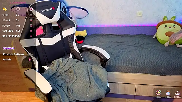 Mini Lady1 online show from 11-25-25, 06:57