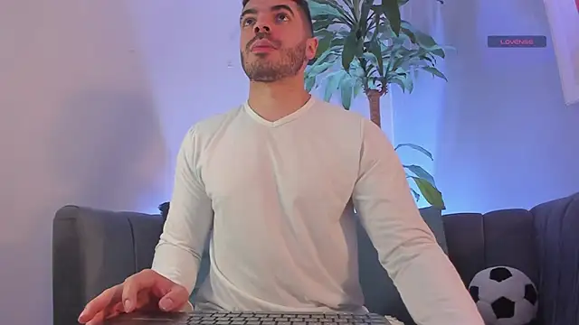 AxelThompson  online show from 01-14-26, 12:00