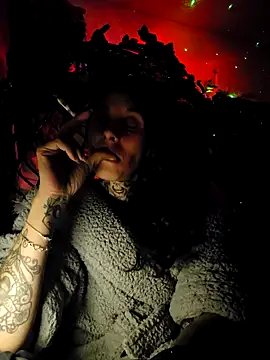 Snapshot of DarkAngelz1 chatting on 11-02-25, 01:41 DarkAngelz1 online show from 11-02-25, 01:41