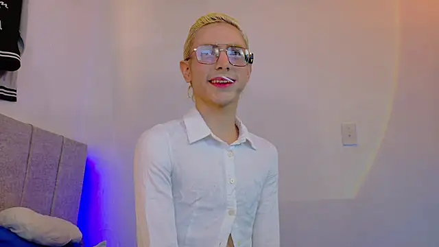 Snapshot of liiamluna_ chatting on 05-27-26, 02:36 liiamluna online show from 05-27-26, 02:36