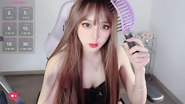 Snapshot of OwQoll chatting on 03-24-26, 07:46 OwQoll online show from 03-24-26, 07:46