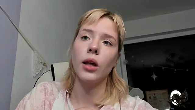 Snapshot of _CuteAsFuck_ chatting on 10-12-25, 01:21 CuteAsFuck online show from 10-12-25, 01:21