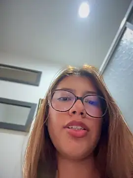 Snapshot of sara_calderon chatting on 04-18-26, 07:07 sara calderon online show from 04-18-26, 07:07