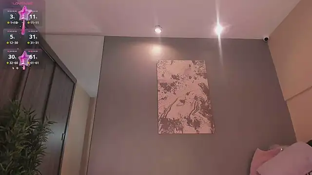 Hailey-Fox online show from 12-19-25, 10:39