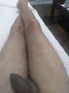 GuilhermeYuree online show from 11-30-25, 12:53