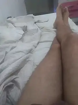 GuilhermeYuree online show from 12-14-25, 08:52