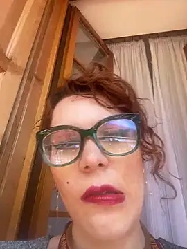 Snapshot of refem9 chatting on 07-17-26, 11:17 refem9 online show from 07-17-26, 11:17