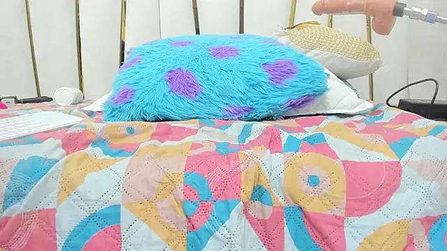 juliette pretty  online show from 12-16-25, 12:15