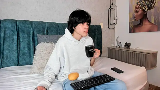 Snapshot of Diamond_twink chatting on 06-22-26, 01:41 Diamond twink online show from 06-22-26, 01:41