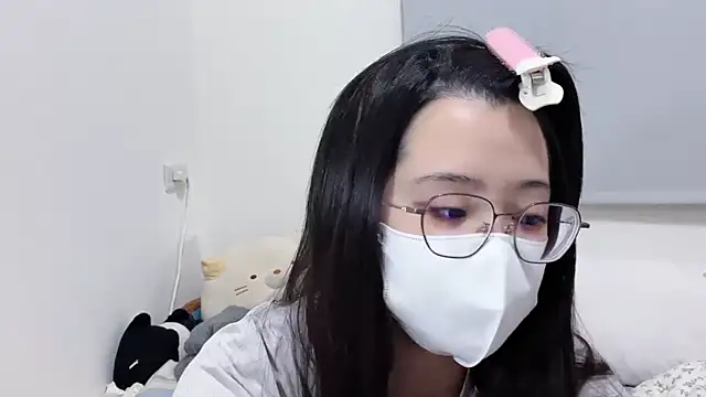 LHeart online show from 10-22-25, 02:06