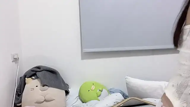 LHeart online show from 10-24-25, 02:24