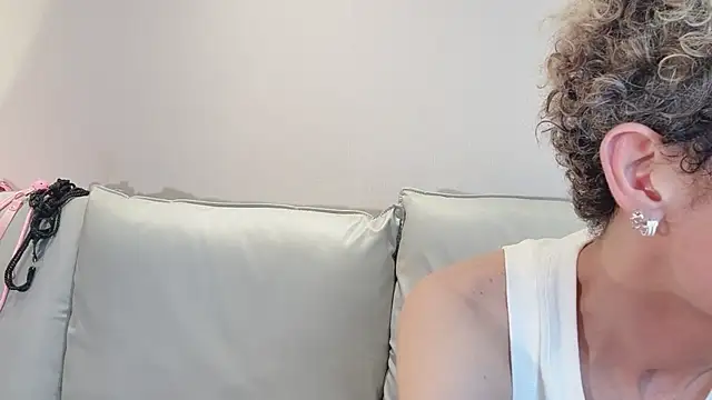 19cmfuck18girl online show from 07-18-26, 03:49
