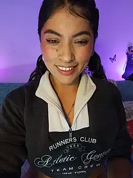 Snapshot of Fox_Roxxan chatting on 07-01-26, 03:30 Fox Roxxan online show from 07-01-26, 03:30