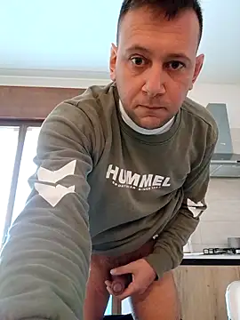 Snapshot of Alessio1987 chatting on 02-18-26, 06:53 Alessio1987 online show from 02-18-26, 06:53