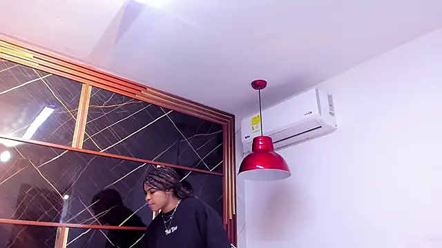 HannyThompson online show from 09-26-25, 12:20