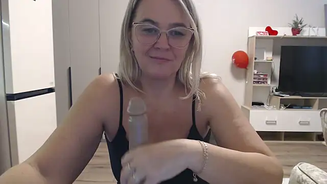 EleanoraDream online show from 03-28-26, 06:13