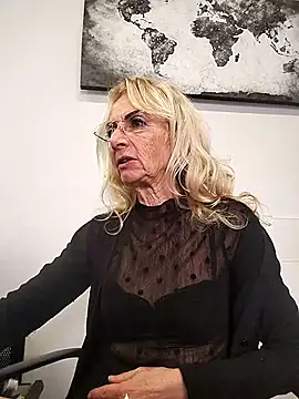 Snapshot of clarabell4 chatting on 02-13-26, 08:43 clarabell4 online show from 02-13-26, 08:43