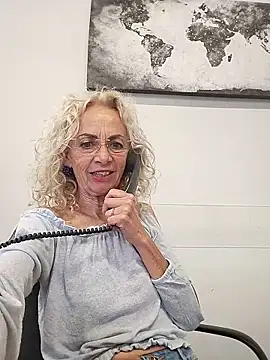clarabell4 online show from 05-19-26, 08:31