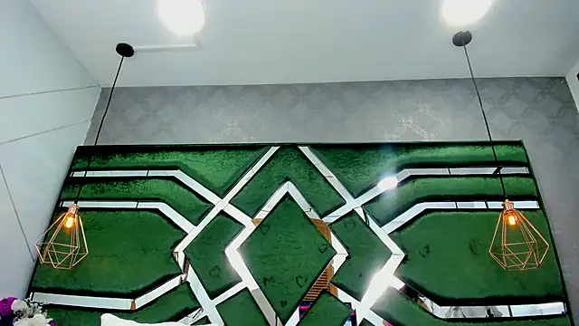 ThaliaCross online show from 09-11-25, 08:09