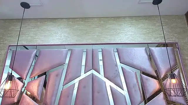 ThaliaCross online show from 01-15-26, 07:50