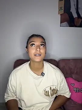 Snapshot of nicolexxaleja chatting on 05-09-26, 05:01 nicolexxaleja online show from 05-09-26, 05:01