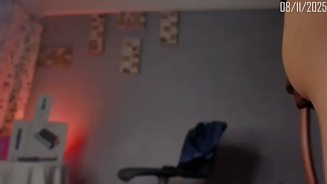 Chloe cooperr online show from 11-09-25, 04:11