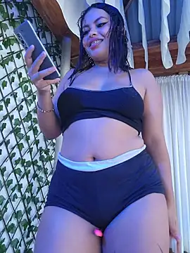 Snapshot of Yessica_Lopezz chatting on 04-20-26, 11:35 Yessica Lopezz online show from 04-20-26, 11:35