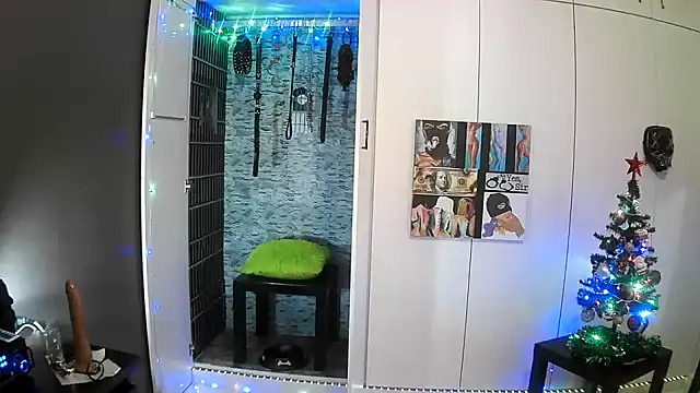 BaDSubMiss online show from 12-14-25, 05:13