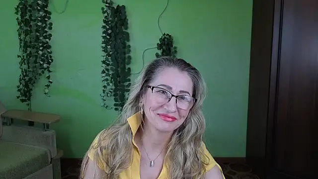 Snapshot of Habibi_Honeyy chatting on 05-18-26, 01:06 Habibi Honeyy online show from 05-18-26, 01:06