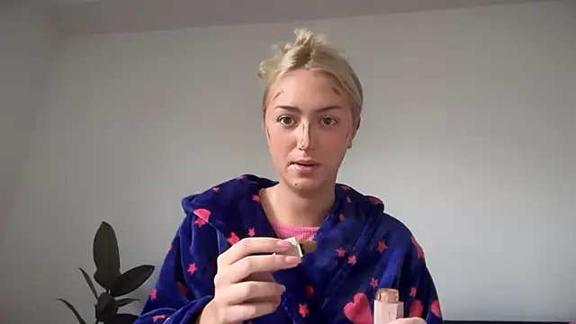 Snapshot of Kitty_Swetty chatting on 10-07-25, 08:55 Kitty Swetty online show from 10-07-25, 08:55