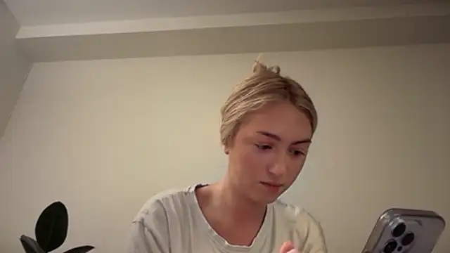 Kitty Swetty online show from 12-17-25, 11:55