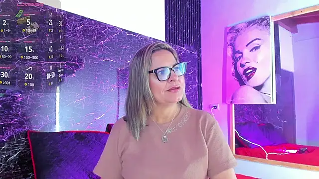Snapshot of Agatha_Pleasure chatting on 05-01-26, 11:48 Agatha Pleasure online show from 05-01-26, 11:48