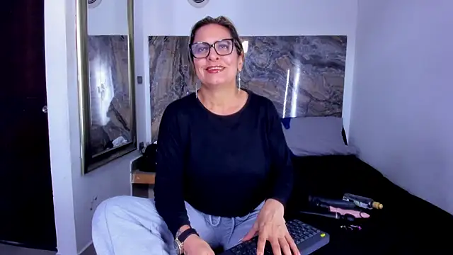 Snapshot of Agatha_Pleasure chatting on 05-14-26, 12:12 Agatha Pleasure online show from 05-14-26, 12:12