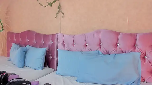 KARINAJTORRES online show from 02-06-26, 10:02