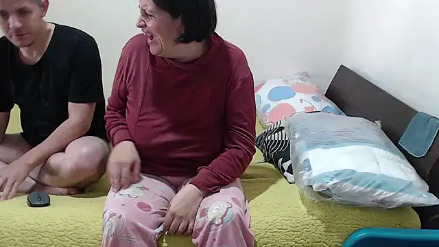 Snapshot of jade_noah_ chatting on 11-20-25, 01:11 jade noah online show from 11-20-25, 01:11