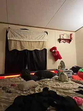 Snapshot of daddyLeeandprincessmarie chatting on 10-08-25, 09:18 daddyLeeandprincessmarie online show from 10-08-25, 09:18