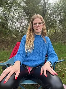 Bikergirl 97 online show from 04-16-26, 11:22