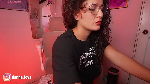 Dannaa Lovs online show from 05-17-26, 10:22