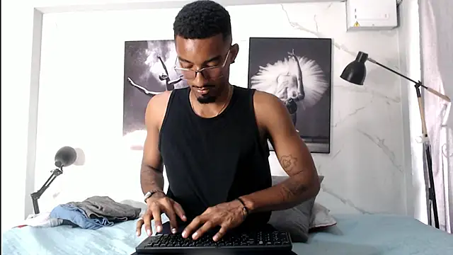 Darwin mayo online show from 11-10-25, 05:12