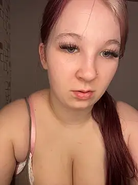 SweetTeenGirl online show from 04-13-26, 05:51