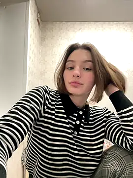 Snapshot of ZariaFlame chatting on 10-01-25, 09:54 ZariaFlame online show from 10-01-25, 09:54